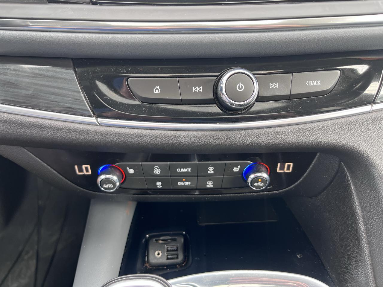 Buick Enclave Essence AWD 2020