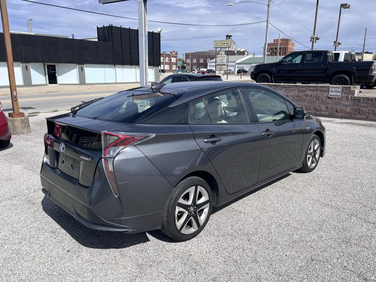 Toyota Prius Two Eco 2016