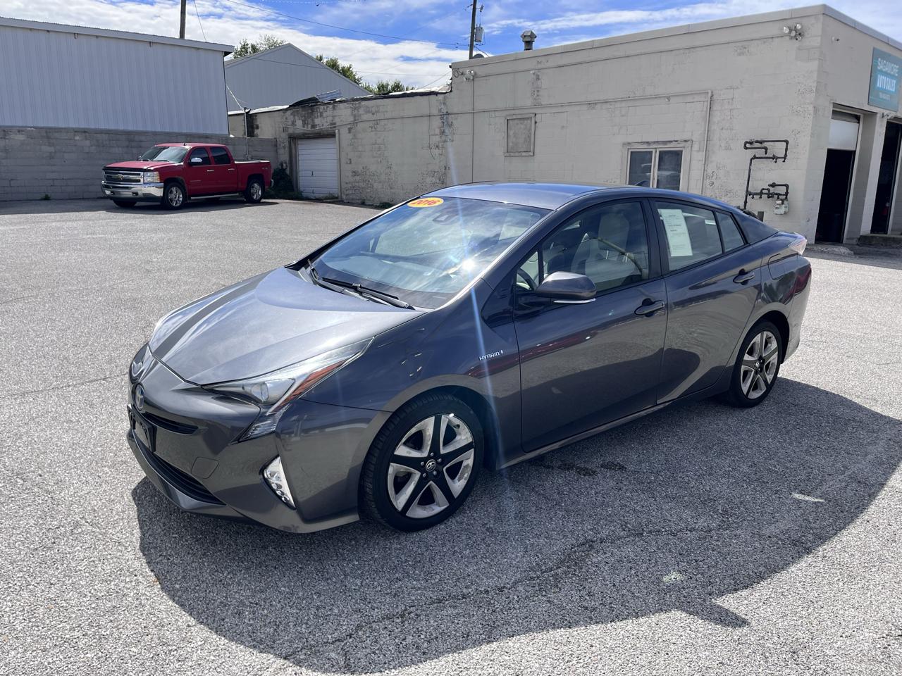 Toyota Prius Two Eco 2016