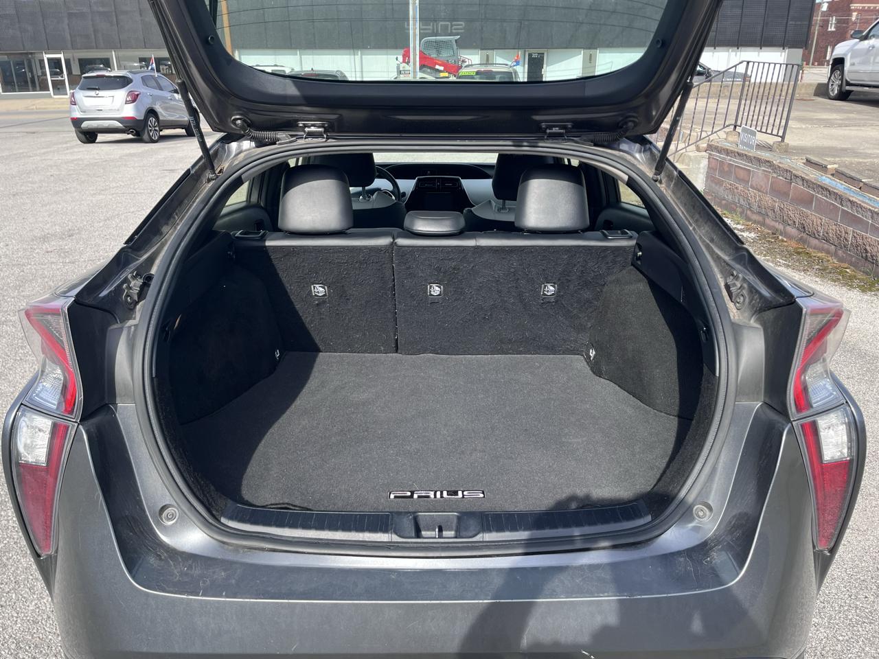Toyota Prius Three Touring 2016