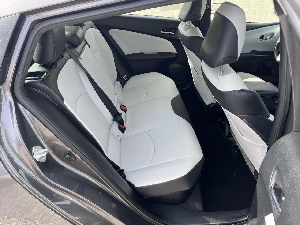 Toyota Prius Three Touring 2016