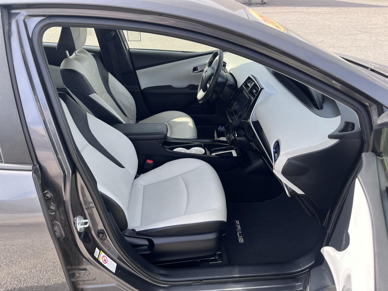 Toyota Prius Three Touring 2016