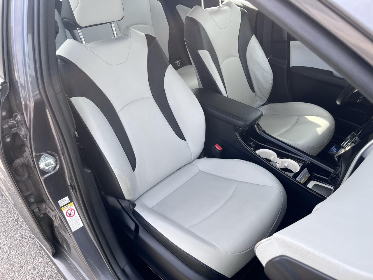 Toyota Prius Three Touring 2016