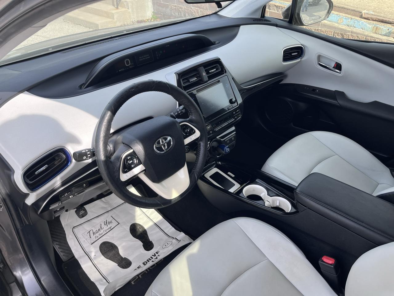 Toyota Prius Three Touring 2016