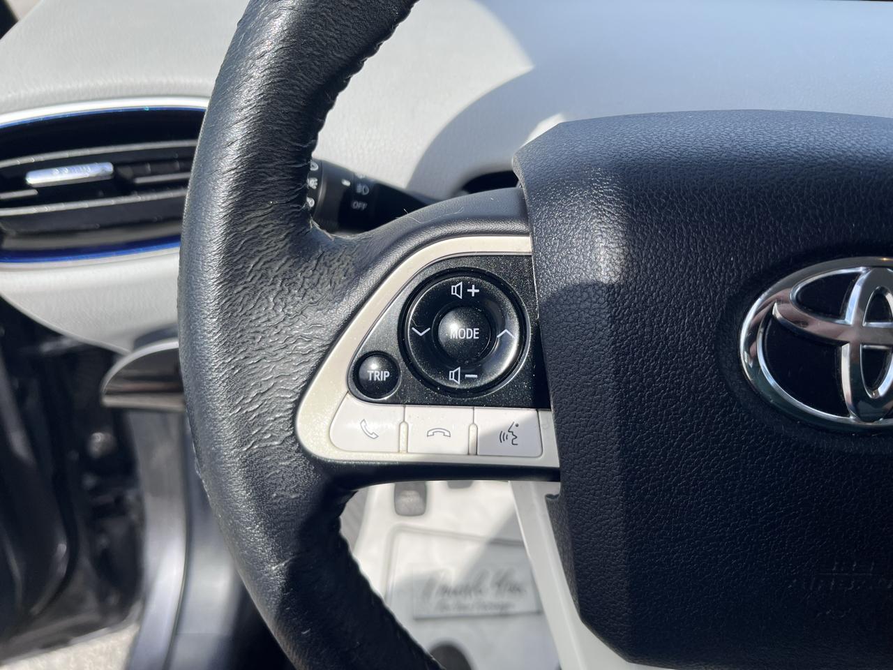 Toyota Prius Three Touring 2016