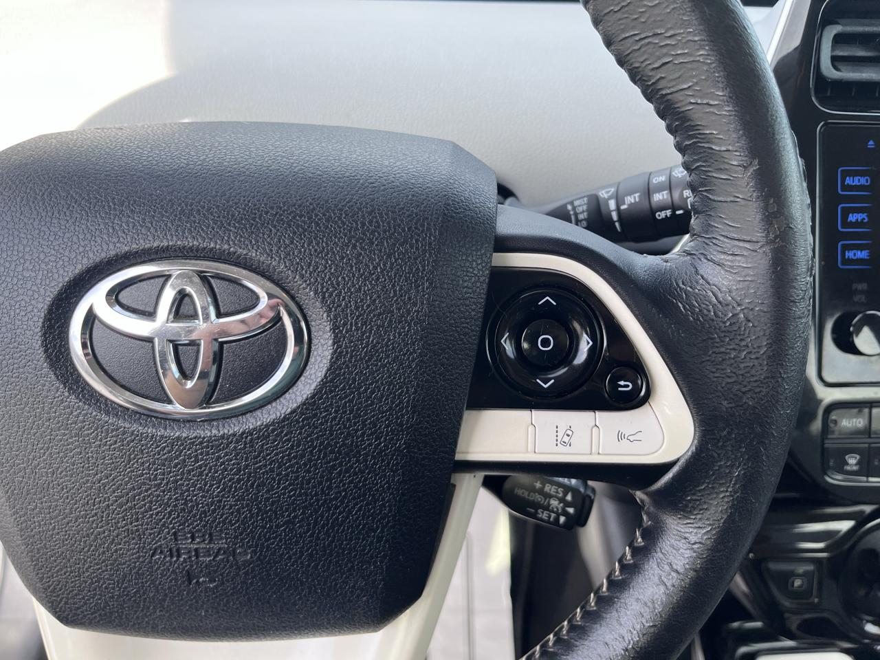 Toyota Prius Three Touring 2016