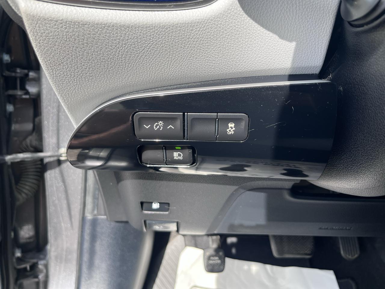 Toyota Prius Three Touring 2016