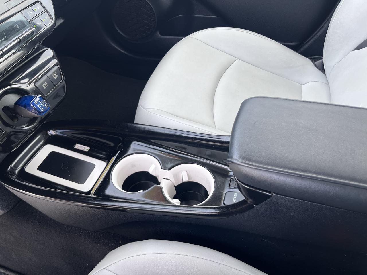 Toyota Prius Three Touring 2016