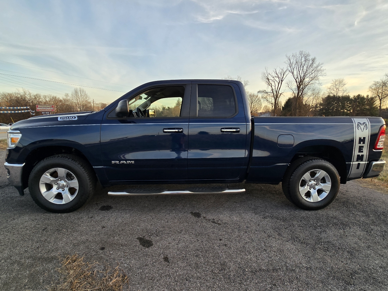 RAM 1500 Big Horn 4x4 Quad Cab 6'4" Box 2020