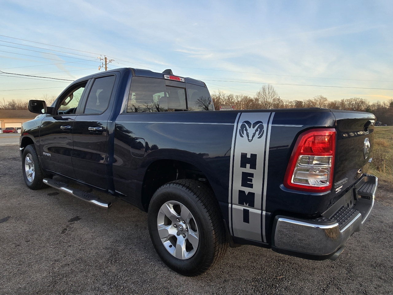 RAM 1500 Big Horn 4x4 Quad Cab 6'4" Box 2020