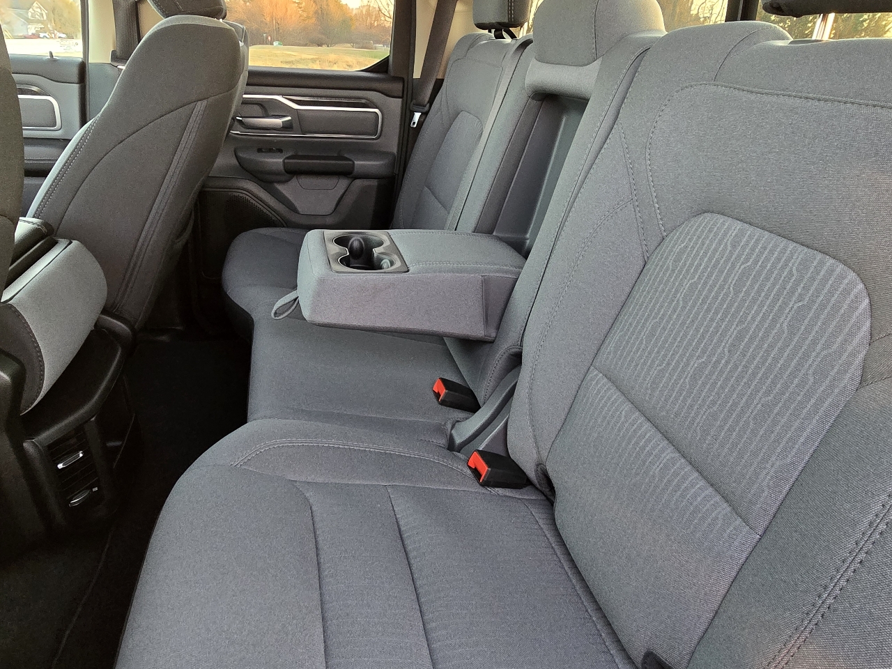 RAM 1500 Big Horn 4x4 Quad Cab 6'4" Box 2020