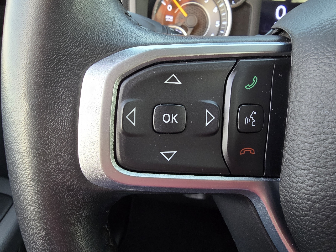 RAM 1500 Big Horn 4x4 Quad Cab 6'4" Box 2020