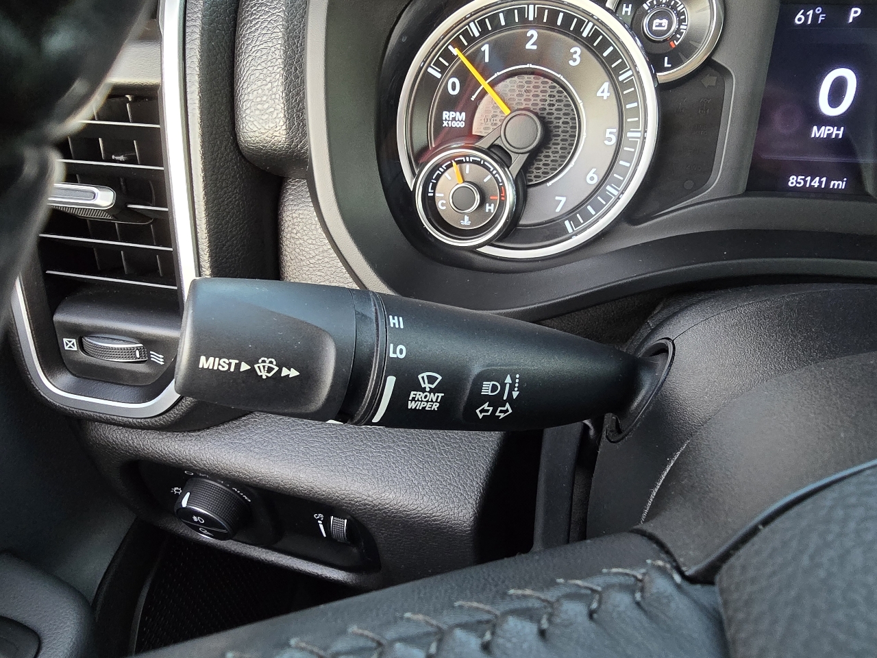 RAM 1500 Big Horn 4x4 Quad Cab 6'4" Box 2020