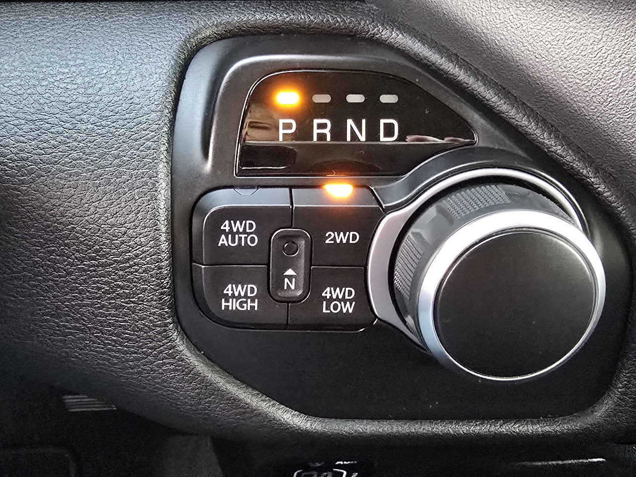 RAM 1500 Big Horn 4x4 Quad Cab 6'4" Box 2020