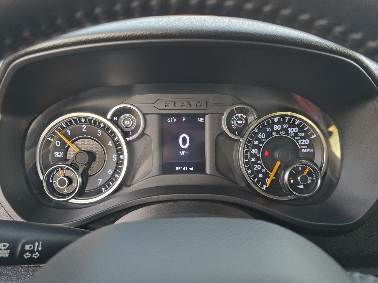 RAM 1500 Big Horn 4x4 Quad Cab 6'4" Box 2020