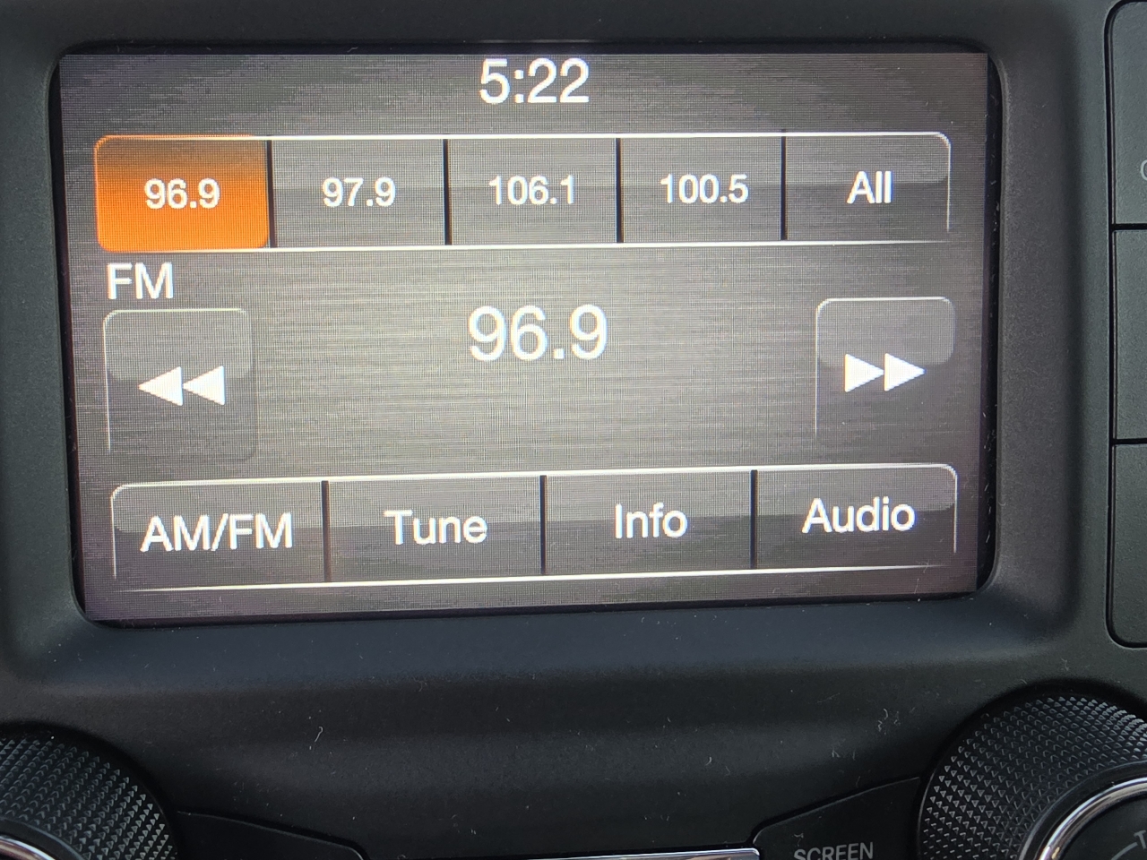 RAM 1500 Big Horn 4x4 Quad Cab 6'4" Box 2020