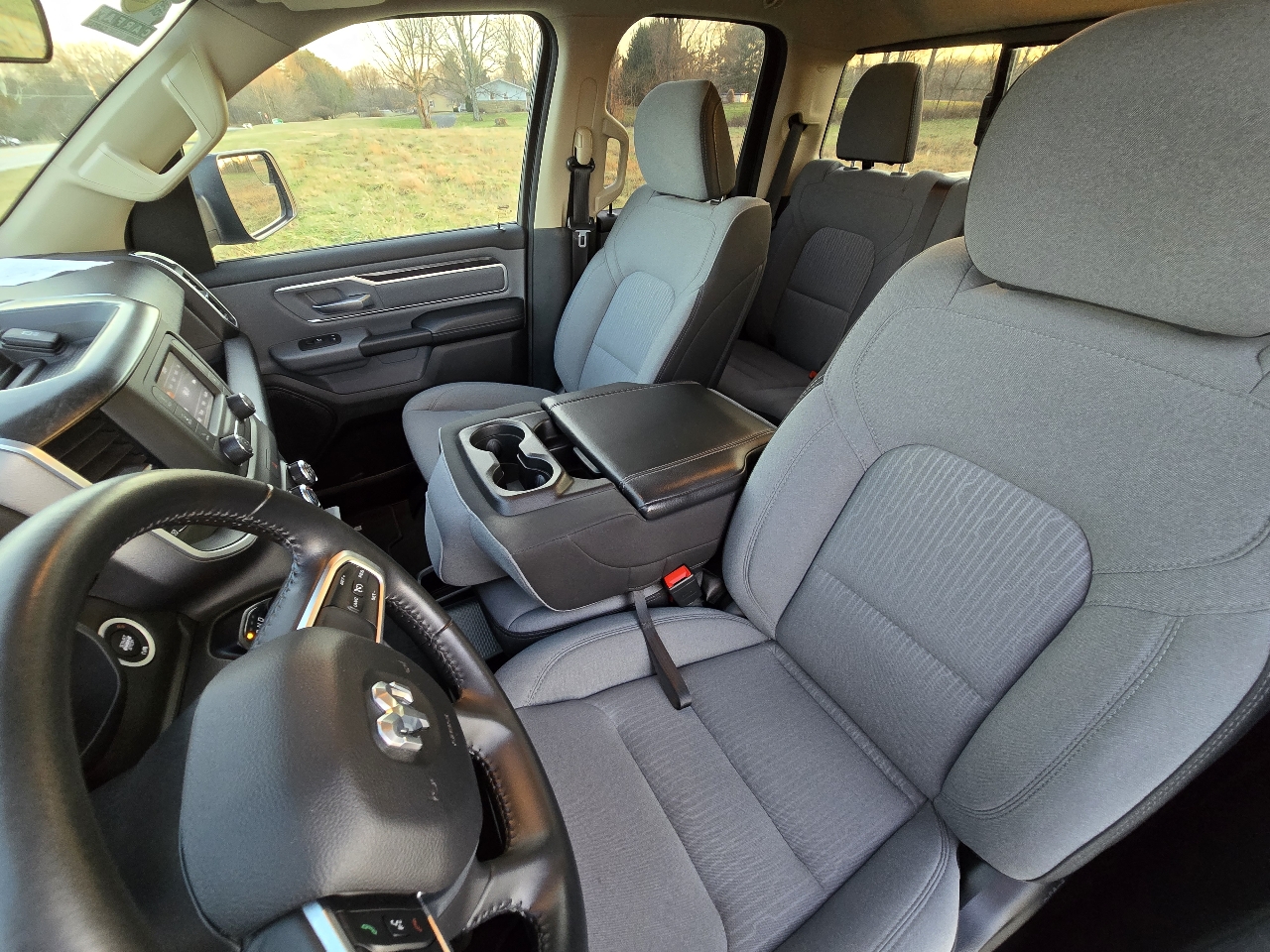 RAM 1500 Big Horn 4x4 Quad Cab 6'4" Box 2020