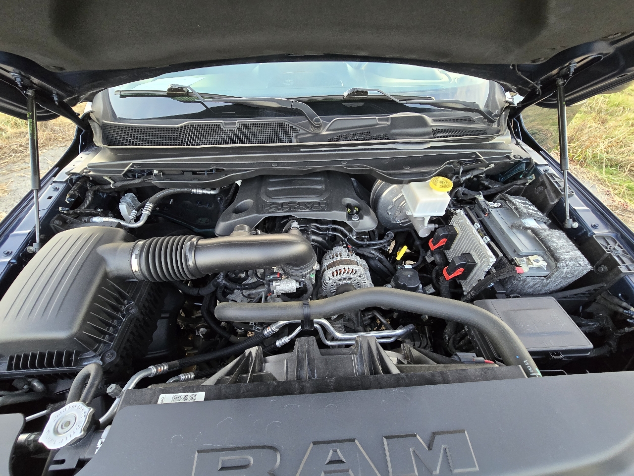 RAM 1500 Big Horn 4x4 Quad Cab 6'4" Box 2020