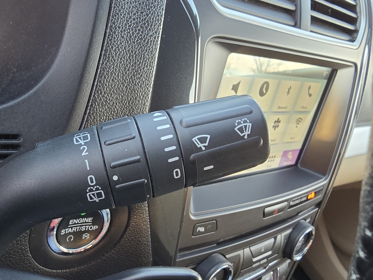 Ford Explorer XLT 4WD 2017