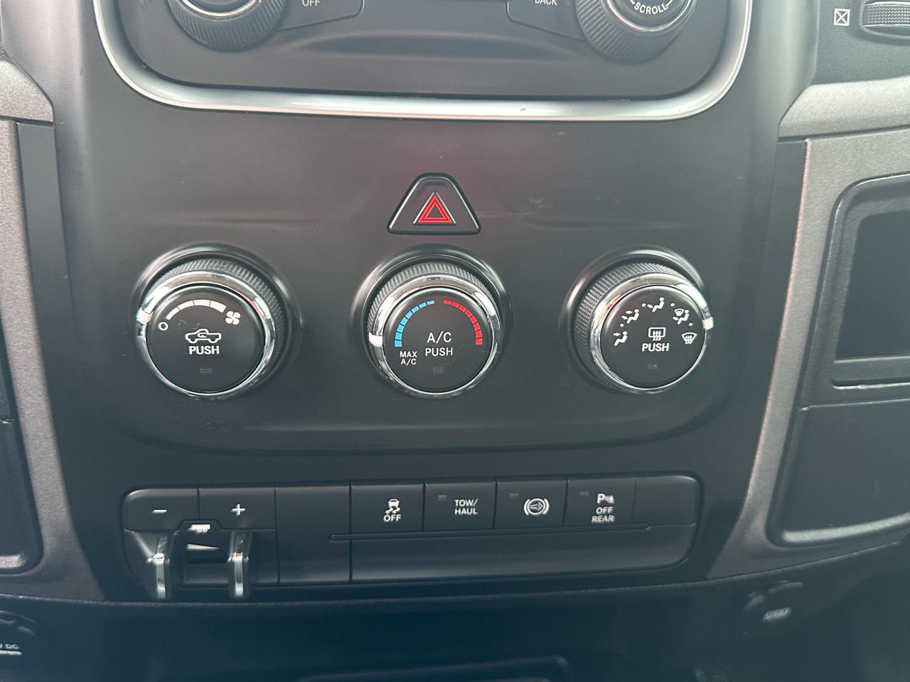 RAM 2500 Tradesman 4x4 Crew Cab 8' Box 2018