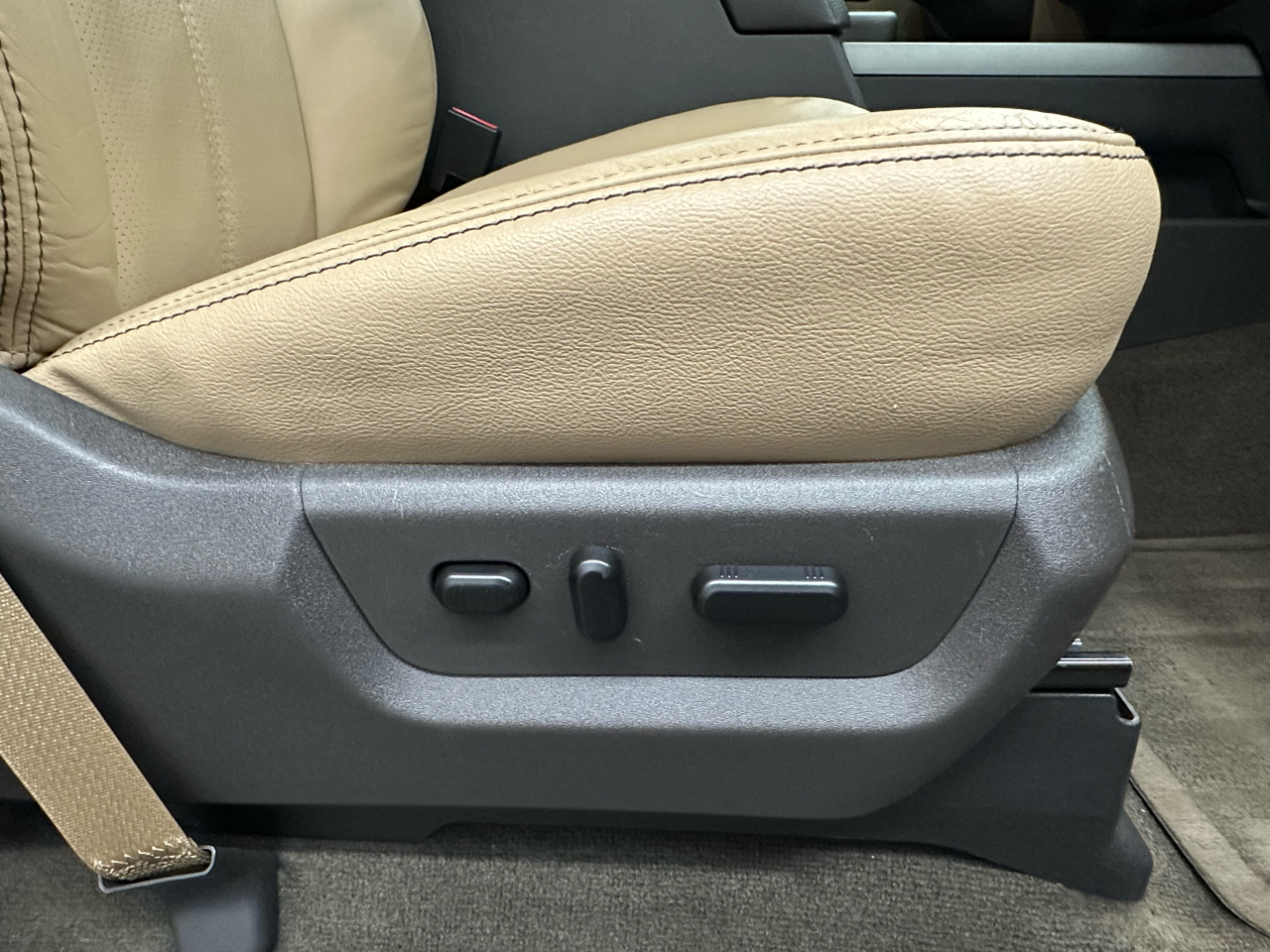 Ford Super Duty F-350 SRW 4WD Crew Cab 156" King Ranch 2014