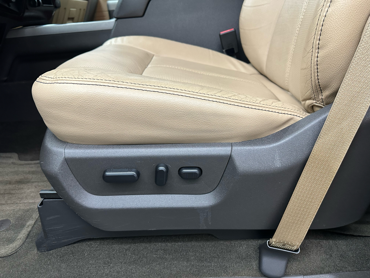 Ford Super Duty F-350 SRW 4WD Crew Cab 156" King Ranch 2014