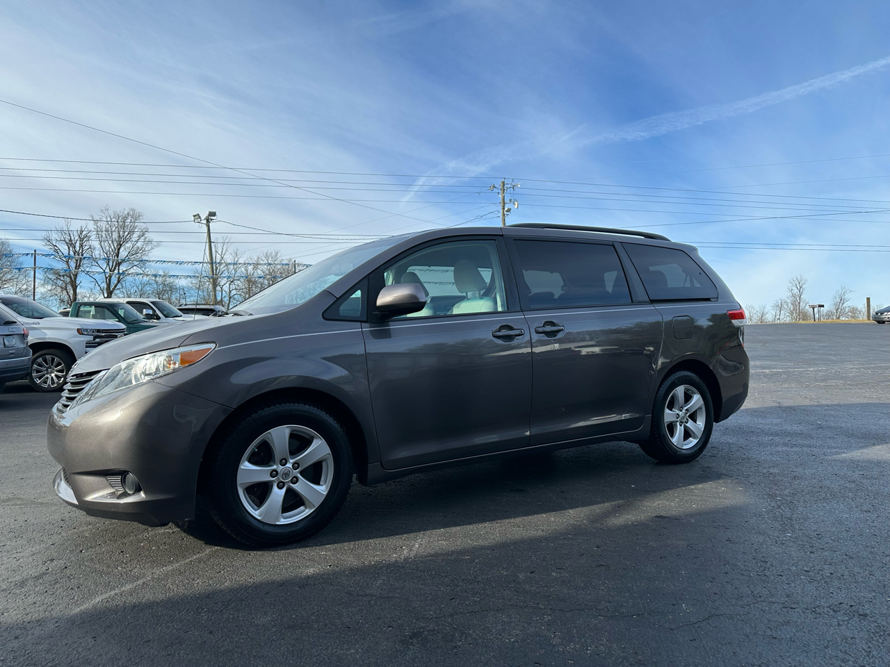Toyota Sienna 5dr 8-Pass Van V6 LE FWD (Natl) 2014