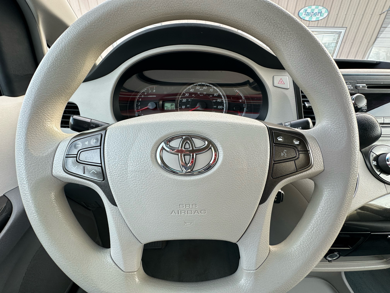 Toyota Sienna 5dr 8-Pass Van V6 LE FWD (Natl) 2014