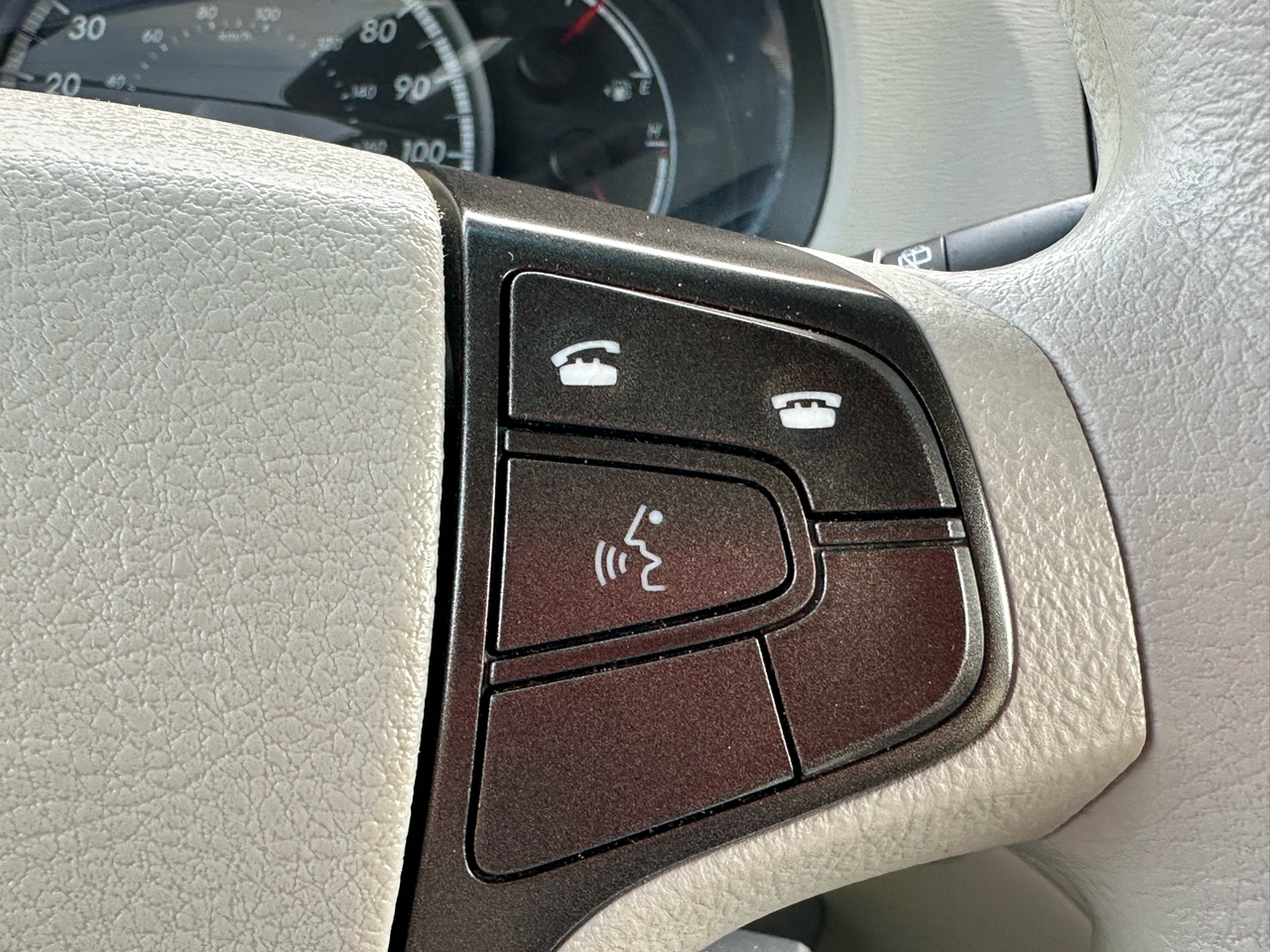 Toyota Sienna 5dr 8-Pass Van V6 LE FWD (Natl) 2014