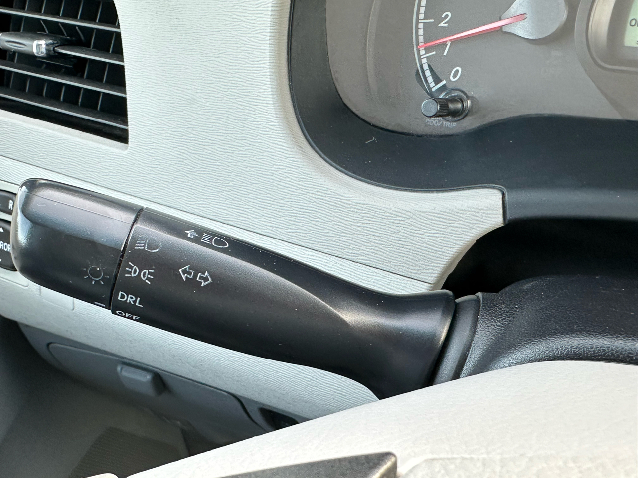 Toyota Sienna 5dr 8-Pass Van V6 LE FWD (Natl) 2014