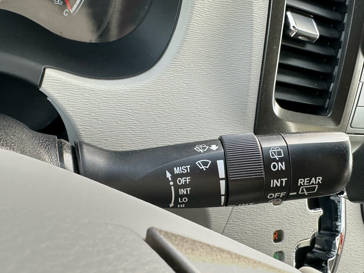 Toyota Sienna 5dr 8-Pass Van V6 LE FWD (Natl) 2014