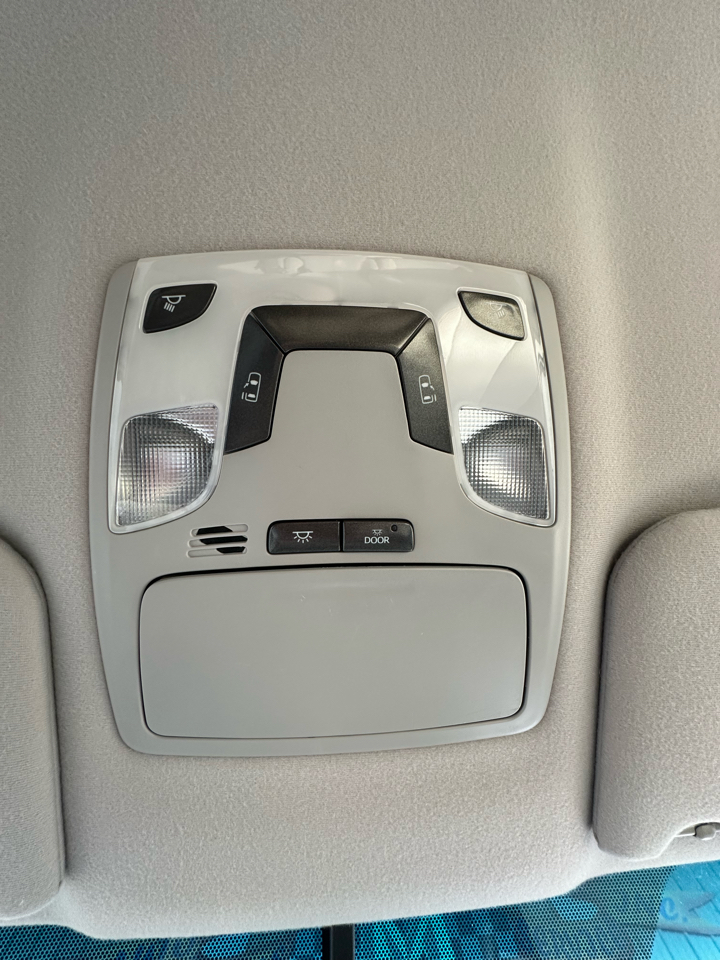 Toyota Sienna 5dr 8-Pass Van V6 LE FWD (Natl) 2014