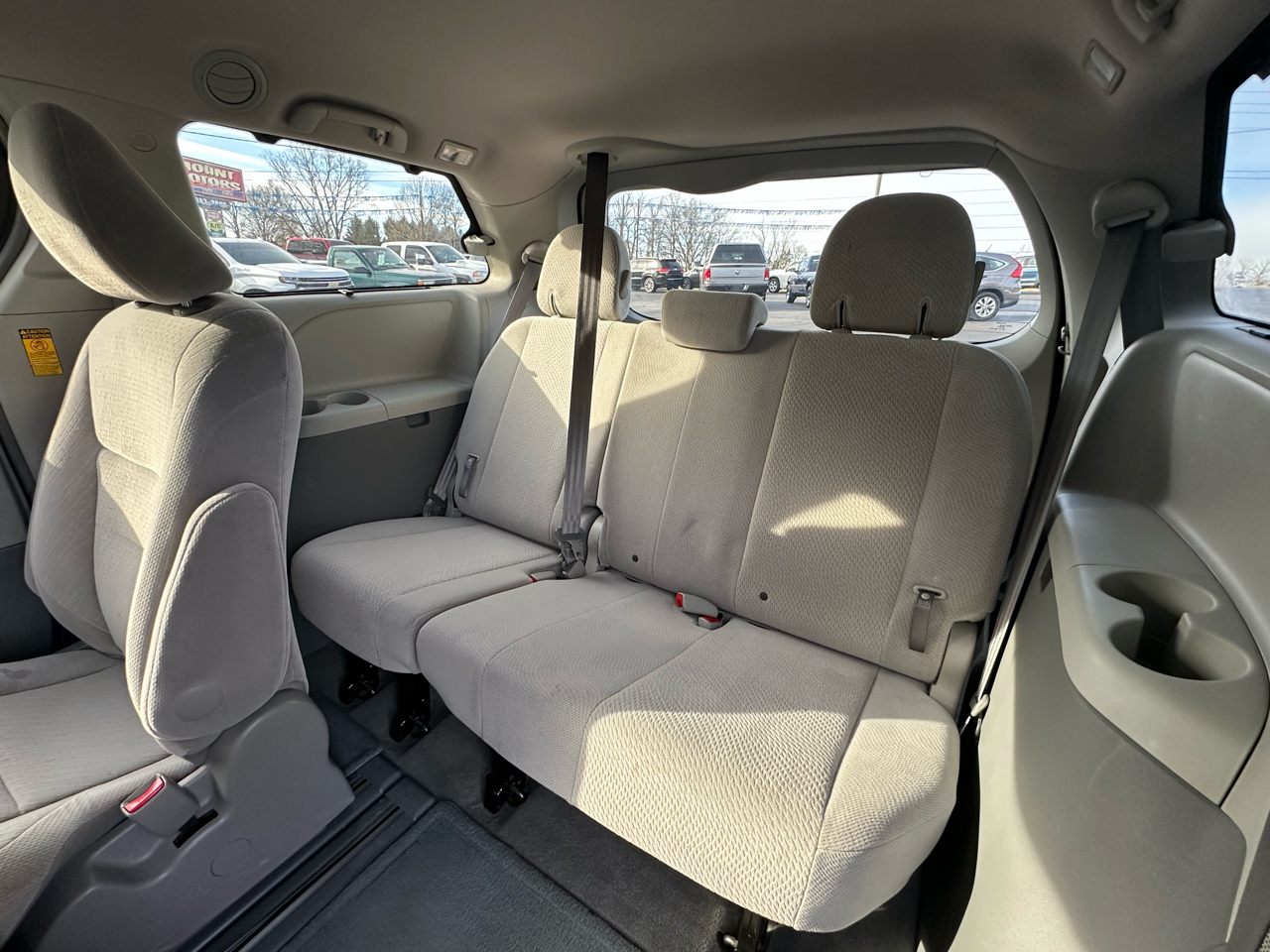 Toyota Sienna 5dr 8-Pass Van V6 LE FWD (Natl) 2014