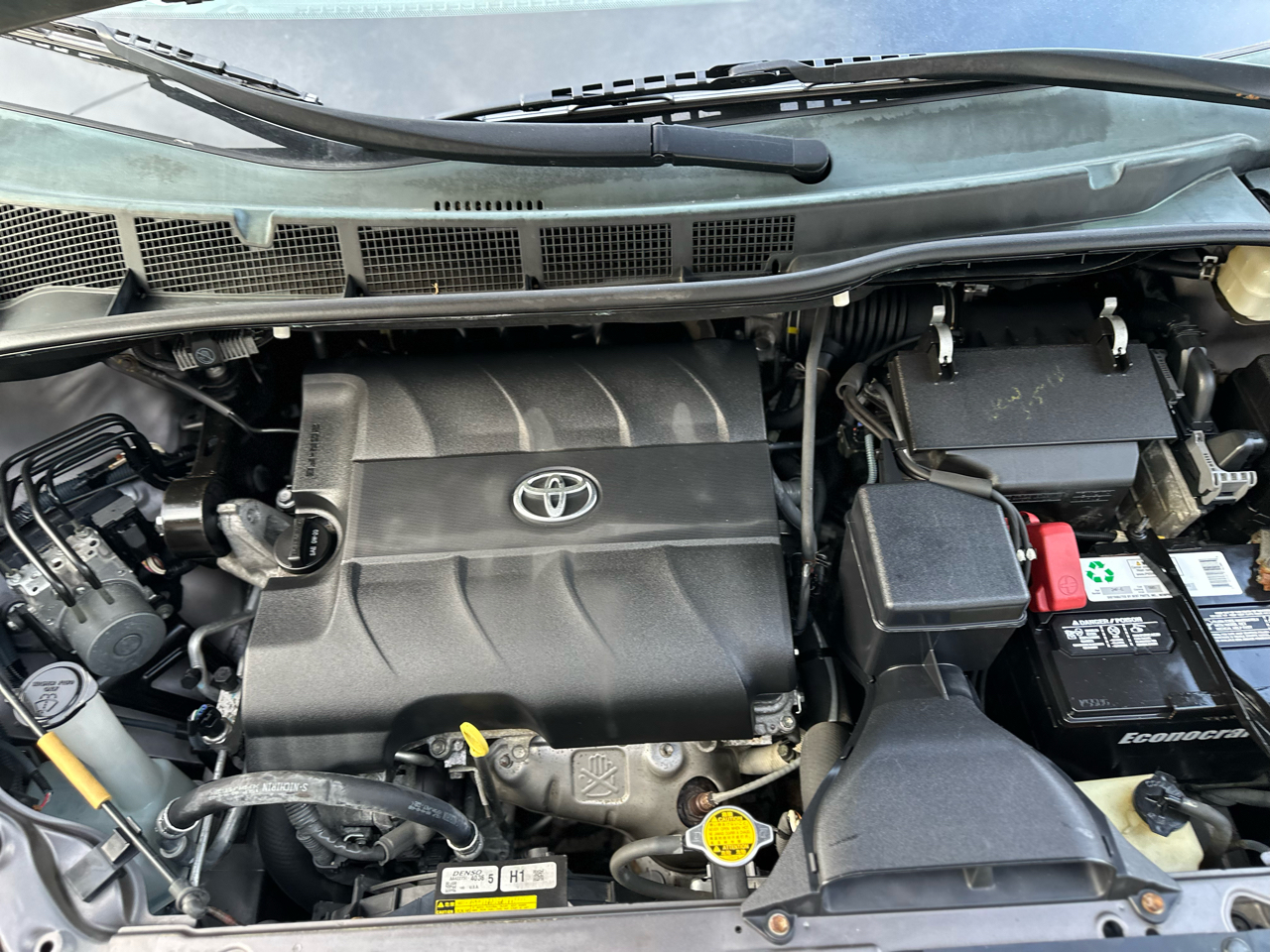 Toyota Sienna 5dr 8-Pass Van V6 LE FWD (Natl) 2014