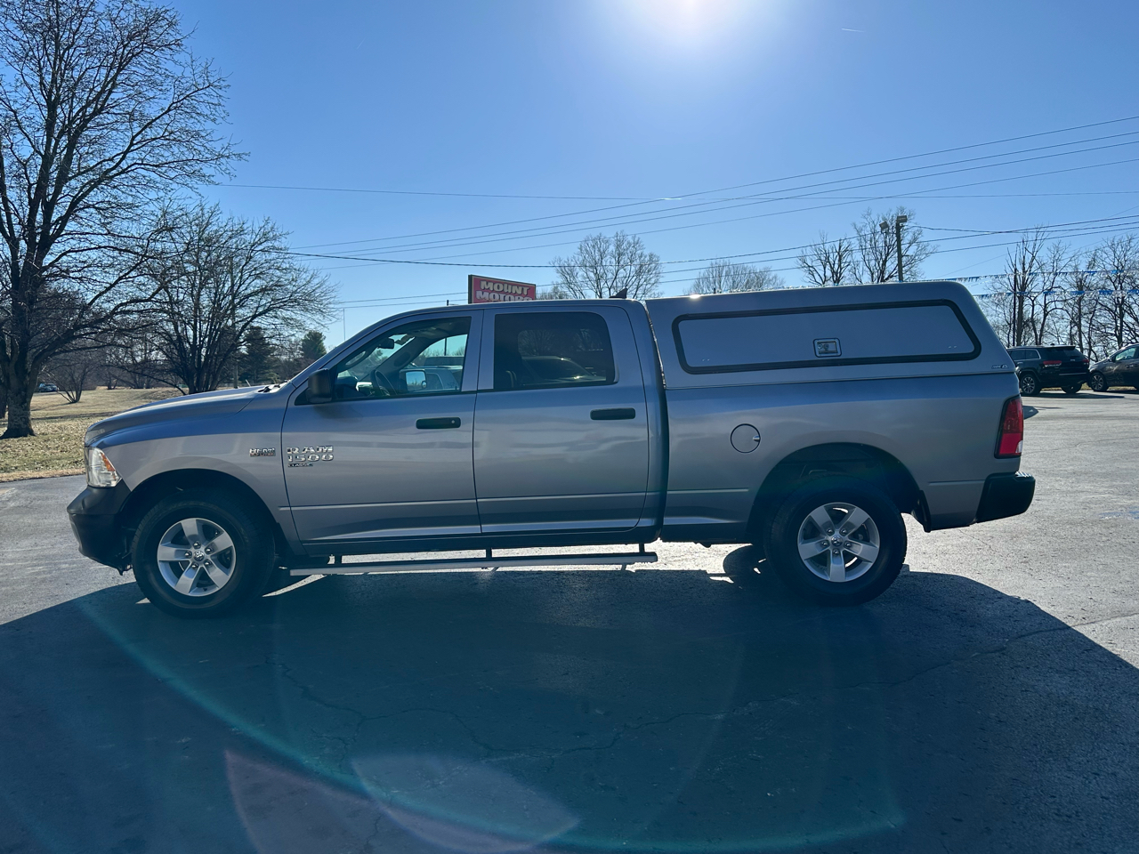 RAM 1500 Classic Tradesman 4x4 Crew Cab 6'4" Box 2020