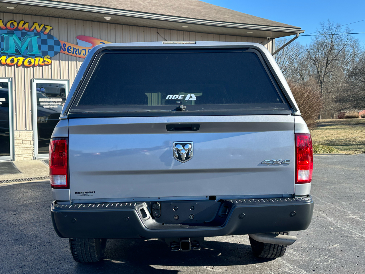 RAM 1500 Classic Tradesman 4x4 Crew Cab 6'4" Box 2020