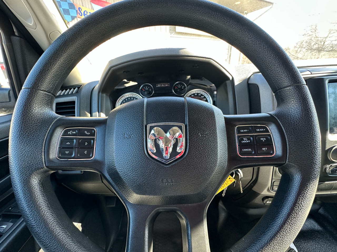 RAM 1500 Classic Tradesman 4x4 Crew Cab 6'4" Box 2020