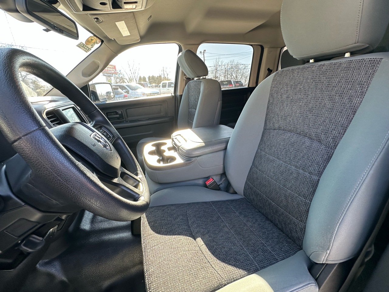 RAM 1500 Classic Tradesman 4x4 Crew Cab 6'4" Box 2020