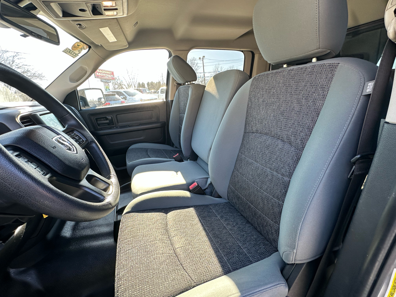 RAM 1500 Classic Tradesman 4x4 Crew Cab 6'4" Box 2020