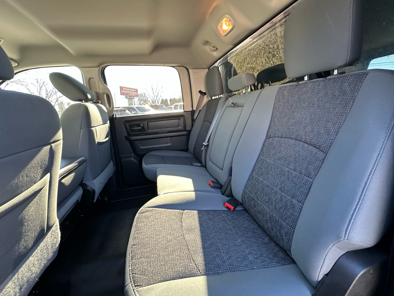 RAM 1500 Classic Tradesman 4x4 Crew Cab 6'4" Box 2020