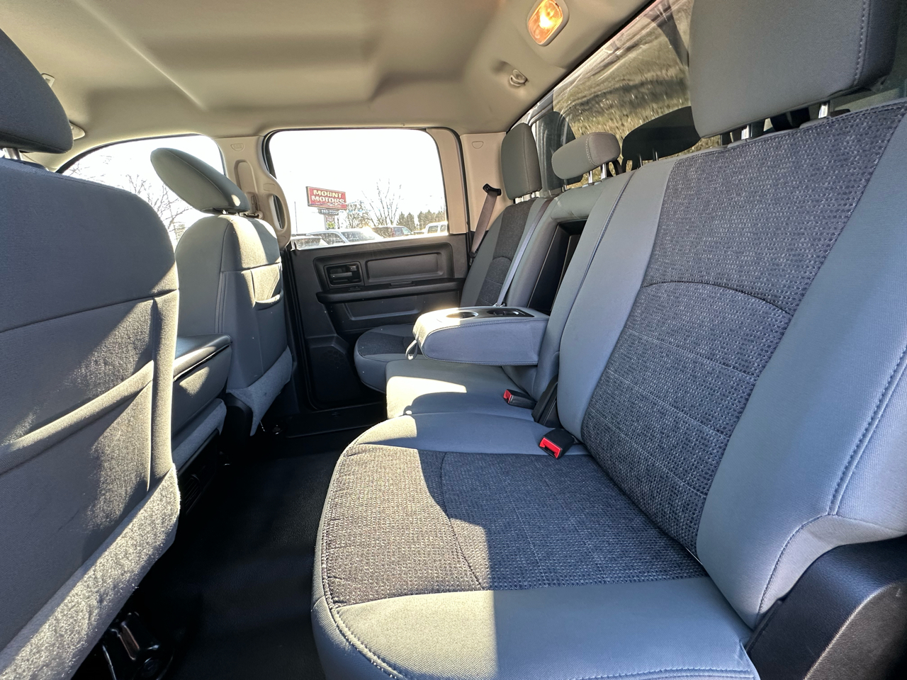 RAM 1500 Classic Tradesman 4x4 Crew Cab 6'4" Box 2020