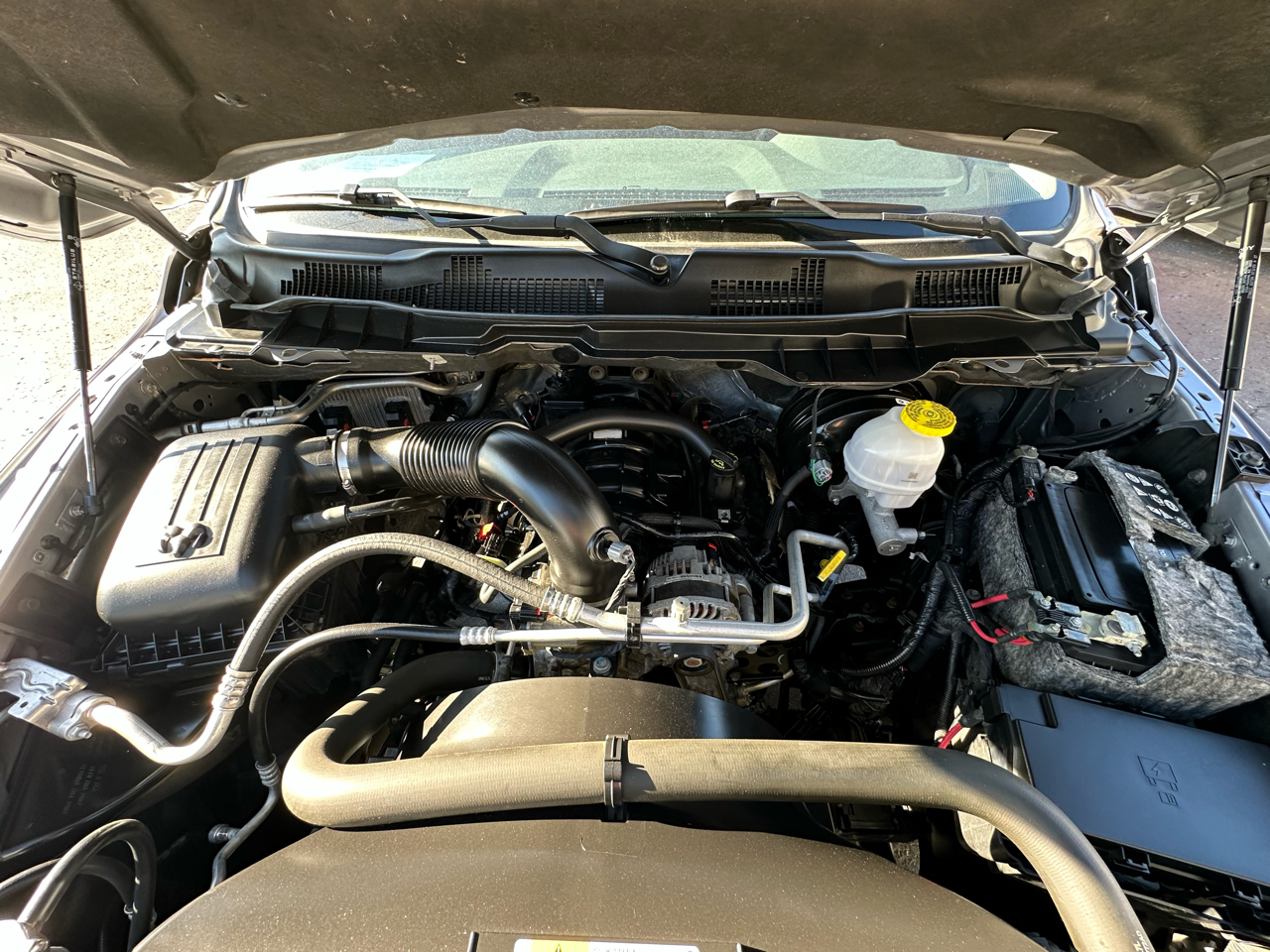 RAM 1500 Classic Tradesman 4x4 Crew Cab 6'4" Box 2020