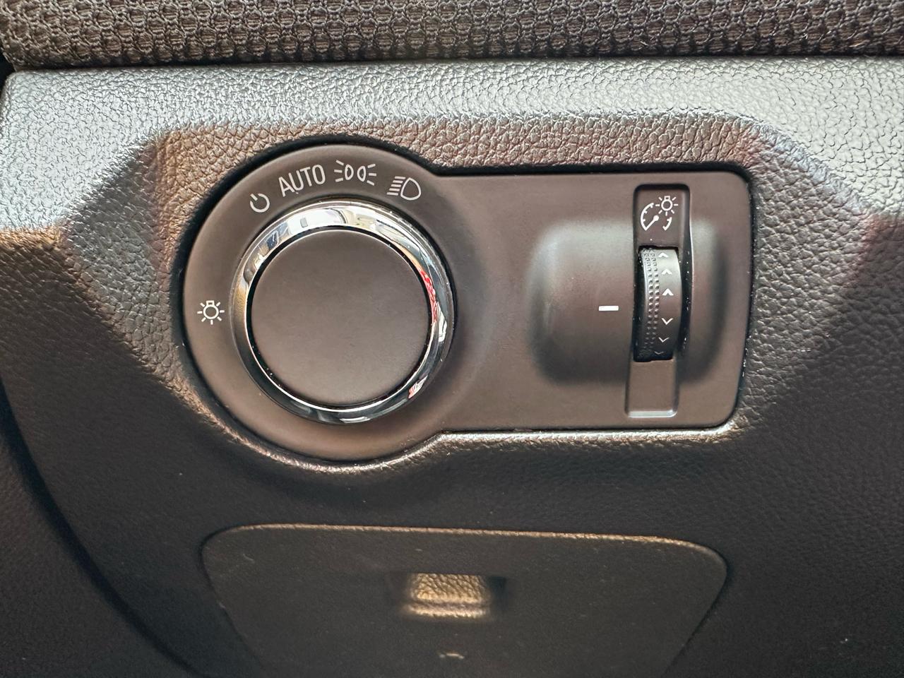 Chevrolet Cruze Limited 4dr Sdn Auto LT w/1LT 2016