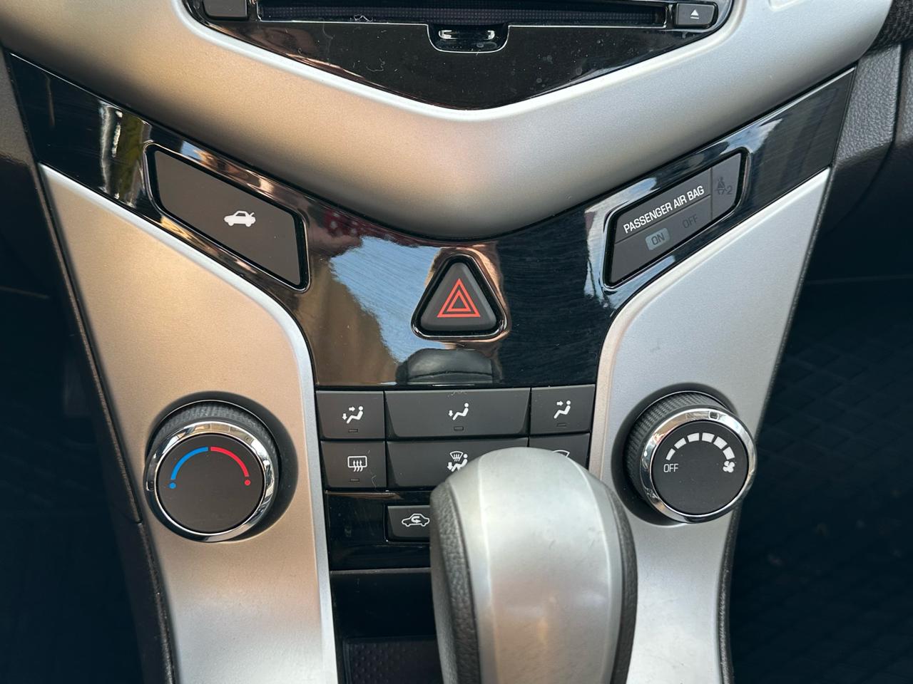 Chevrolet Cruze Limited 4dr Sdn Auto LT w/1LT 2016