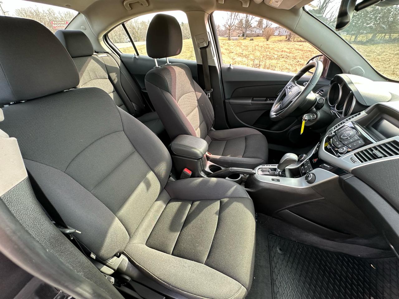 Chevrolet Cruze Limited 4dr Sdn Auto LT w/1LT 2016