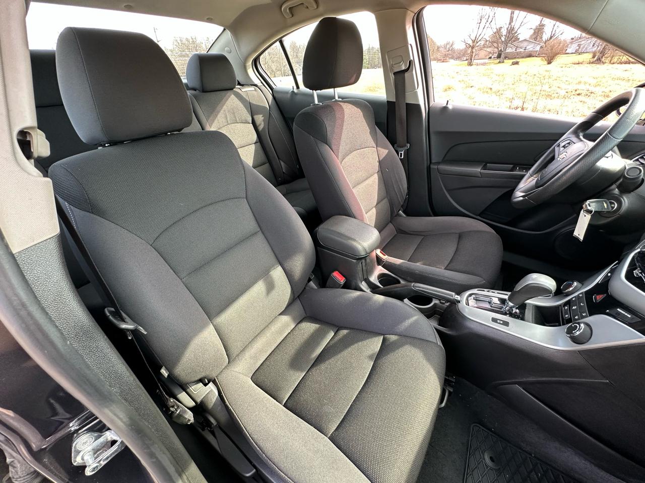 Chevrolet Cruze Limited 4dr Sdn Auto LT w/1LT 2016