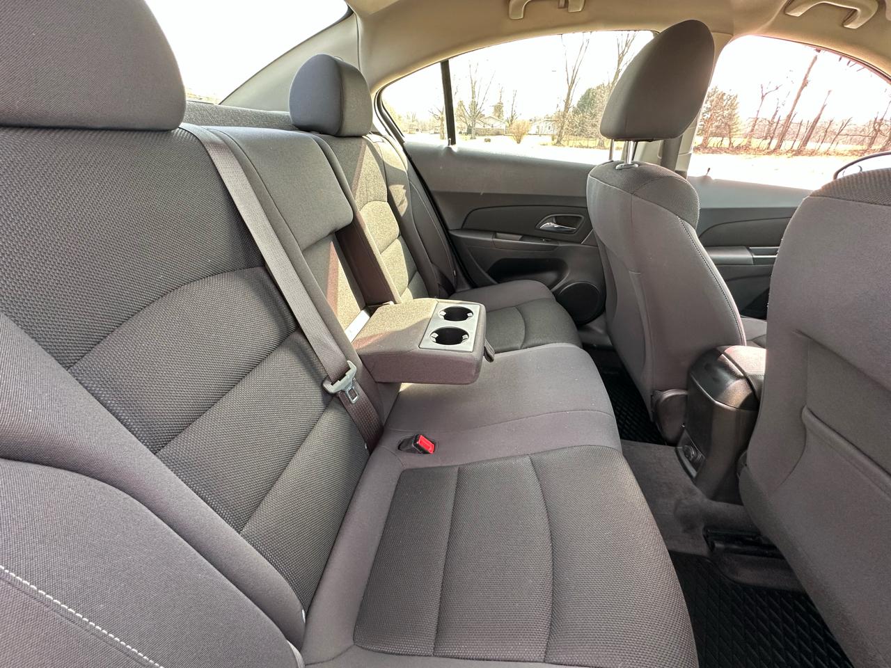 Chevrolet Cruze Limited 4dr Sdn Auto LT w/1LT 2016