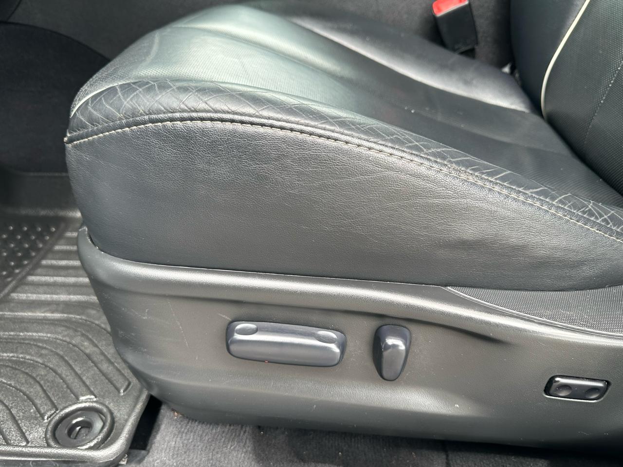 Toyota Venza 4dr Wgn I4 AWD XLE (Natl) 2015