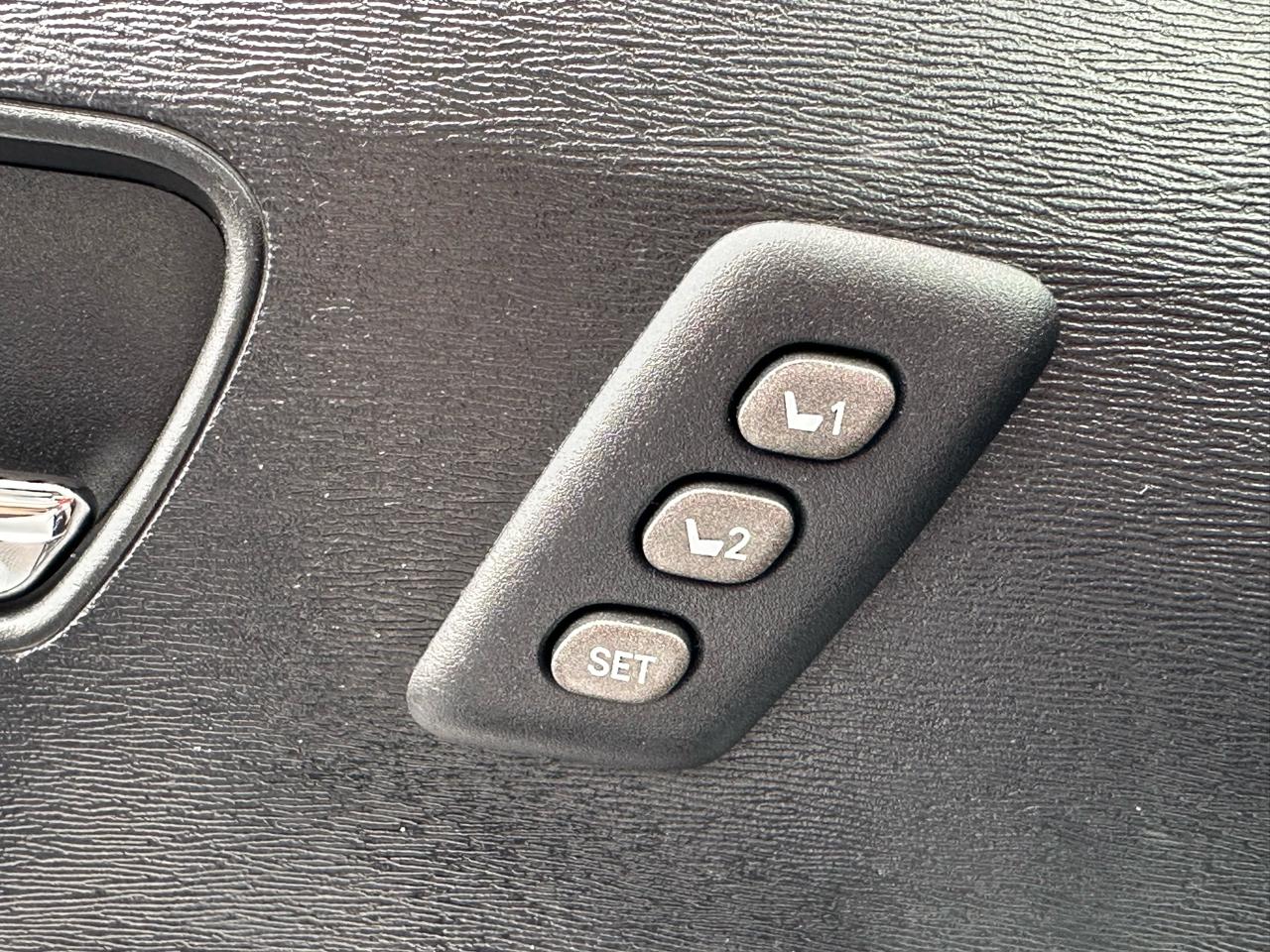 Toyota Venza 4dr Wgn I4 AWD XLE (Natl) 2015