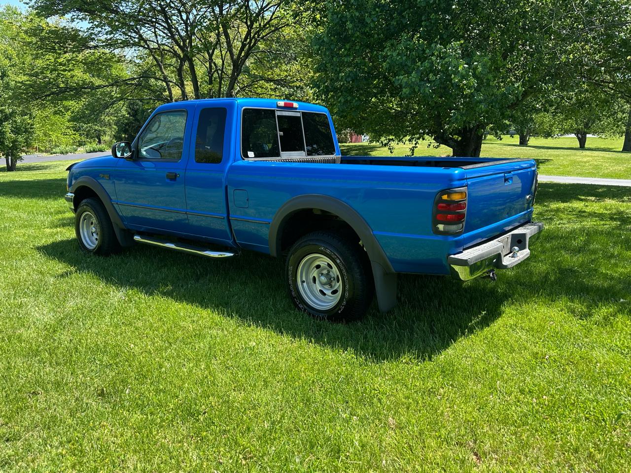 Ford Ranger 2dr Supercab 126" WB XLT 4WD 1998